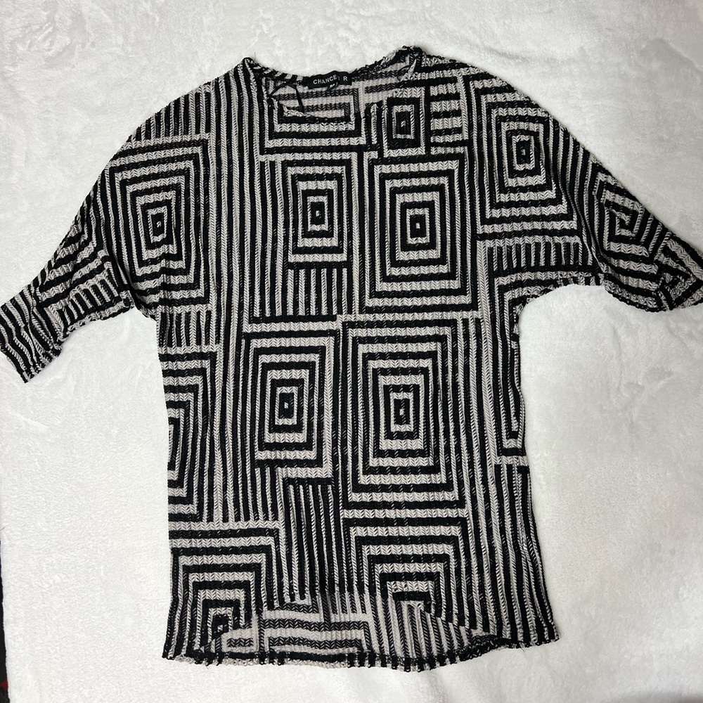 CHANCES R women's blouse size M with 88% elasticity and 22% nylon